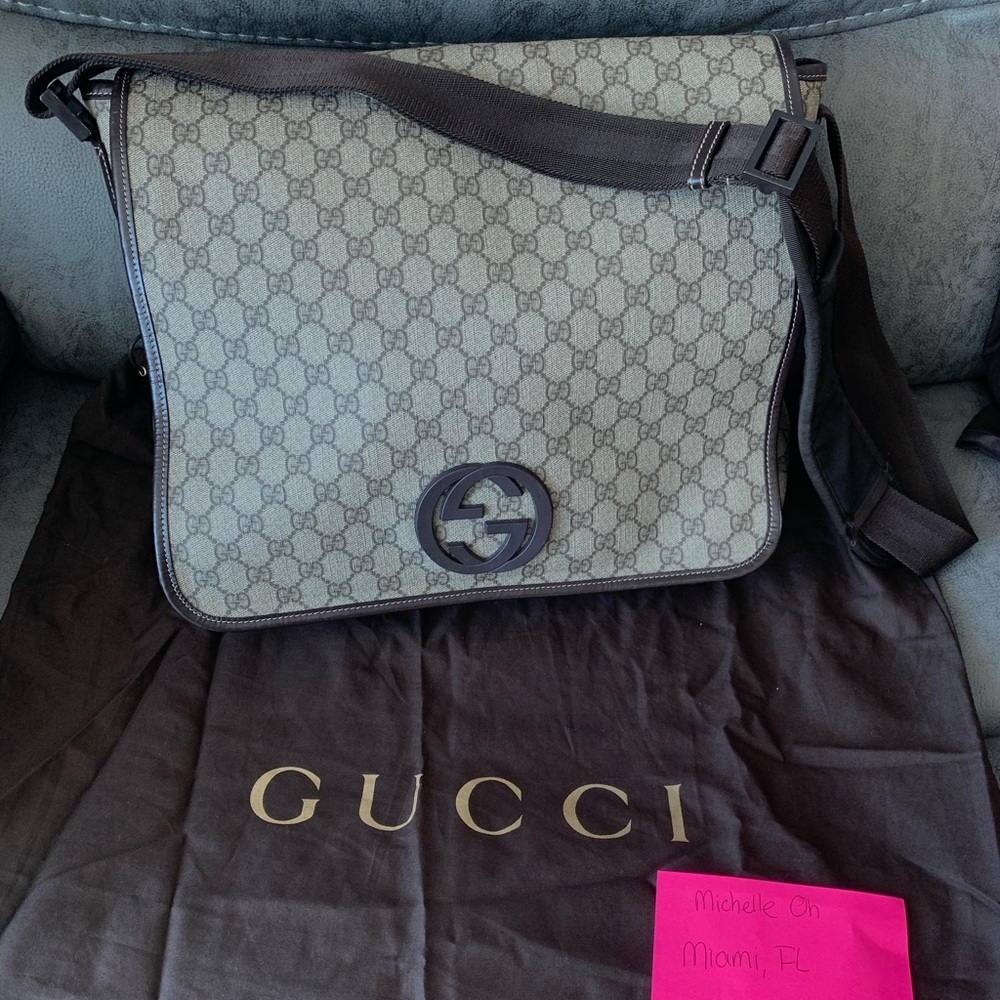 100% auth Large GUCCI interlocking G messenger bag